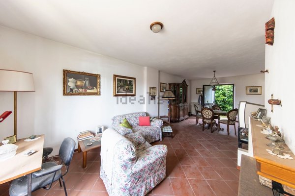 casa indipendente in vendita a Pescia in zona Macchie di San Piero