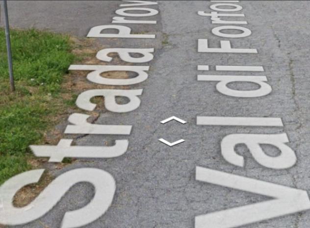 locale commerciale in vendita a Pescia