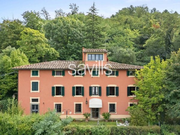 casa indipendente in vendita a Pescia