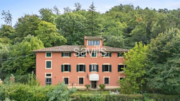 casa indipendente in vendita a Pescia