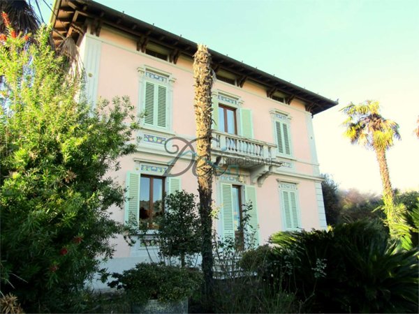 casa indipendente in vendita a Pescia in zona Collodi