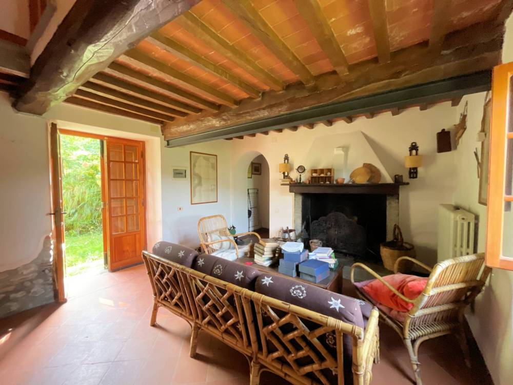 casa indipendente in vendita a Pescia