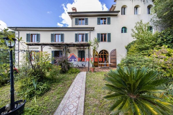villa in vendita a Pescia