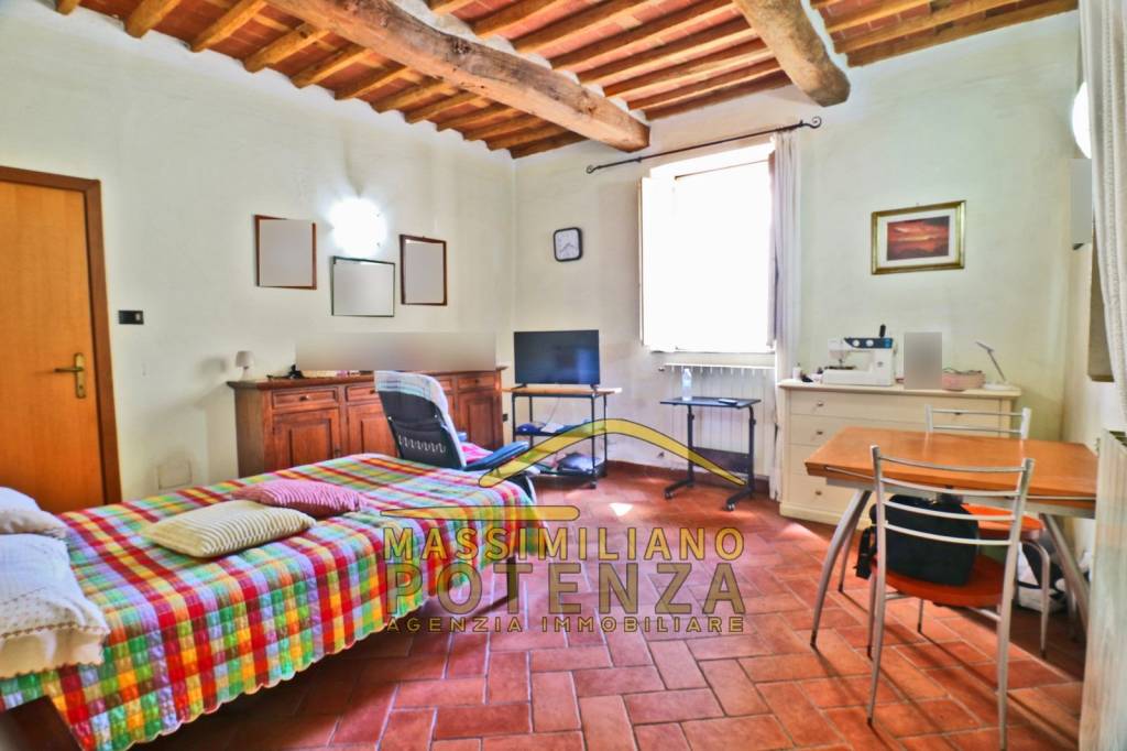 casa indipendente in vendita a Pescia