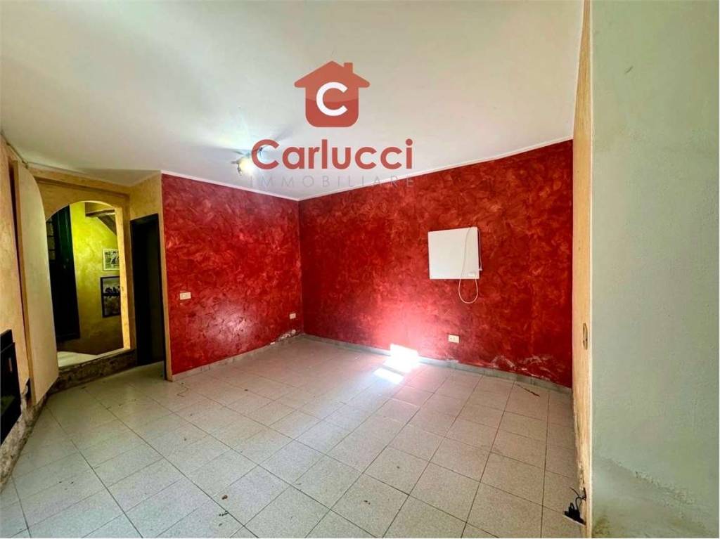 locale commerciale in vendita a Pescia