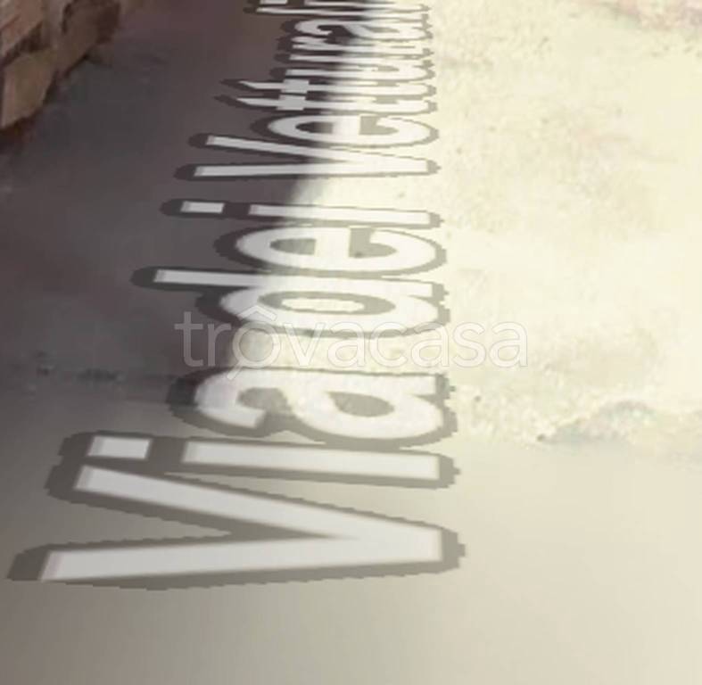 locale commerciale in vendita a Pescia