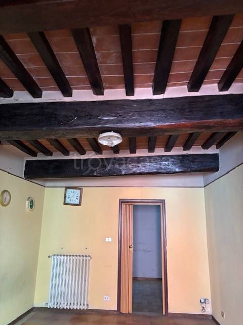 casa indipendente in vendita a Pescia