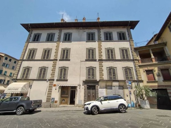 intera palazzina in vendita a Pescia