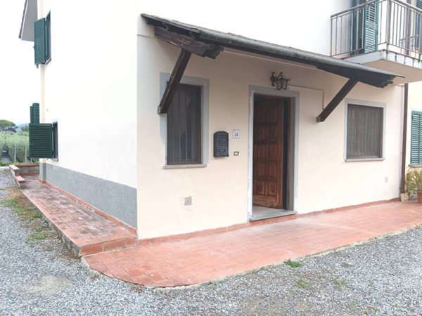 casa indipendente in vendita a Pescia in zona Pescia Morta