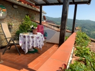 casa indipendente in vendita a Pescia in zona Collodi