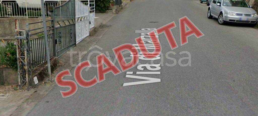 negozio in vendita a Pescia