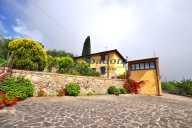 casa indipendente in vendita a Pescia