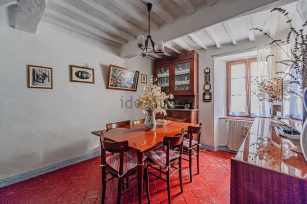 appartamento in vendita a Pescia in zona Stiappa