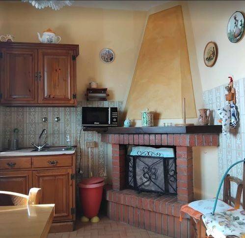 casa indipendente in vendita a Pescia in zona Vellano