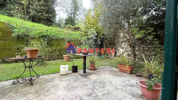 casa indipendente in vendita a Pescia