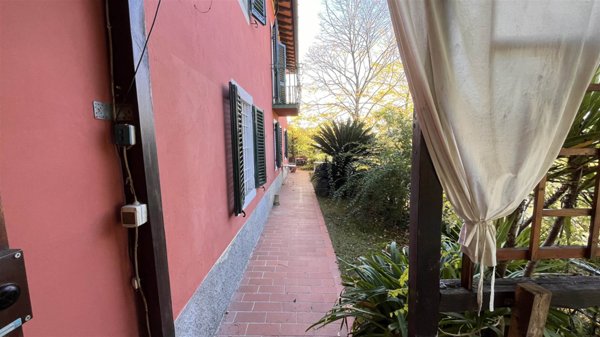 casa indipendente in vendita a Pescia