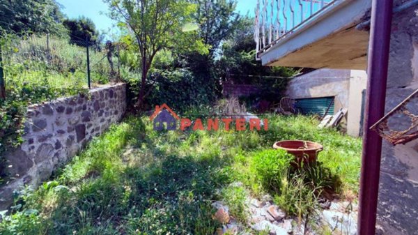 casa indipendente in vendita a Pescia