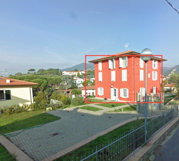 casa indipendente in vendita a Pescia