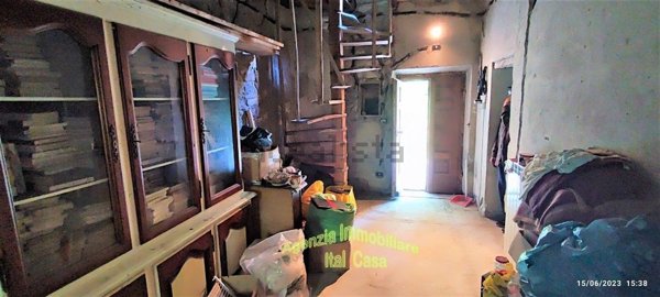 casa indipendente in vendita a Pescia in zona Sorana