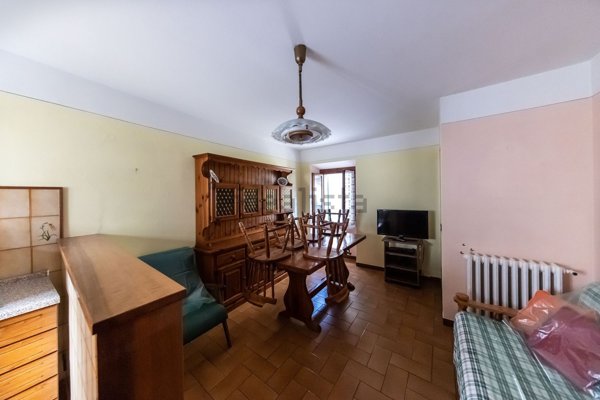 casa indipendente in vendita a Pescia