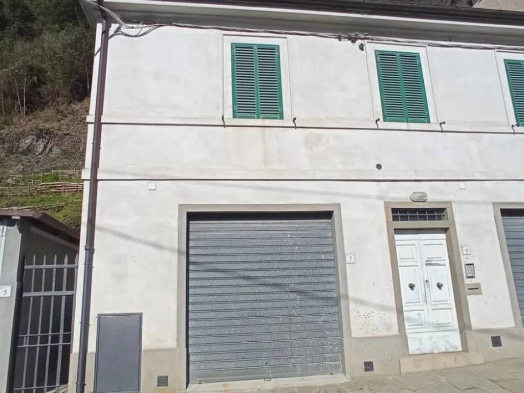appartamento in vendita a Pescia in zona Pietrabuona
