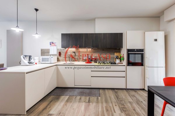 casa indipendente in vendita a Pescia