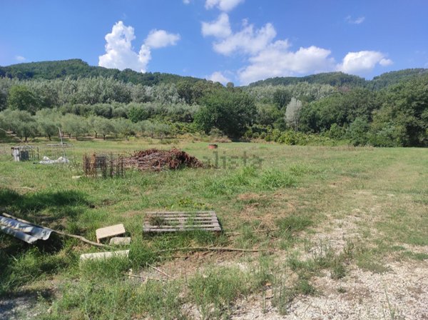 casa indipendente in vendita a Pescia