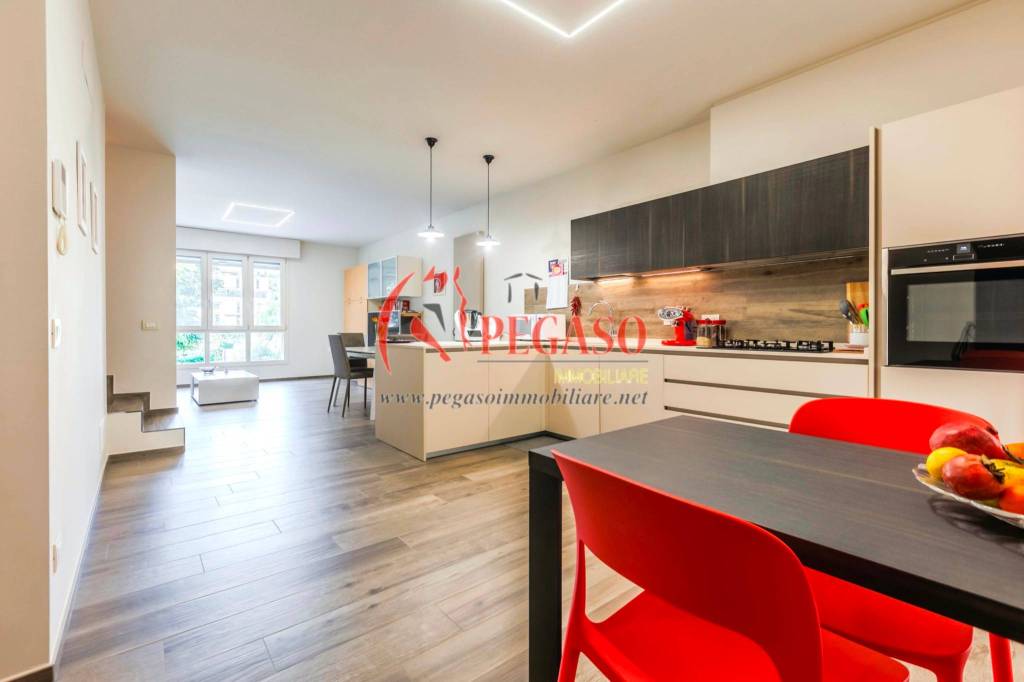 casa indipendente in vendita a Pescia