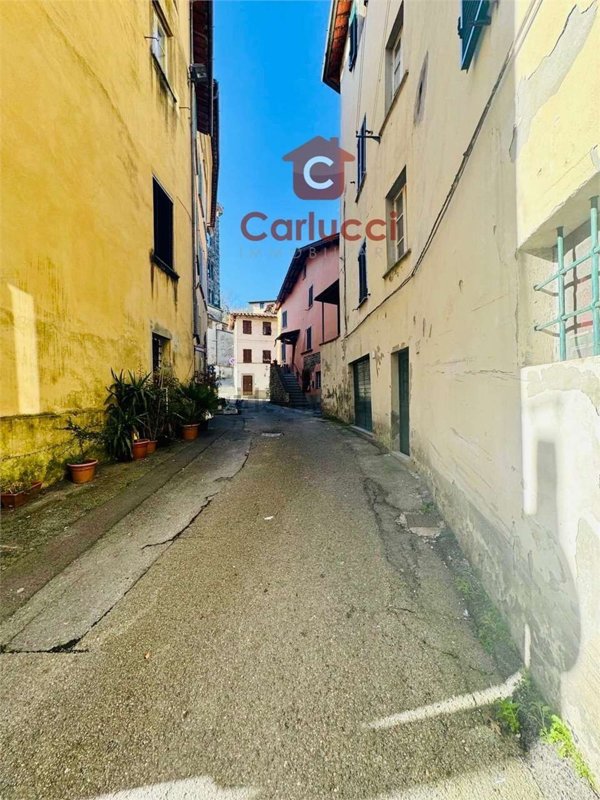 negozio in vendita a Pescia