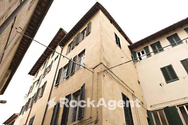 casa indipendente in vendita a Pescia