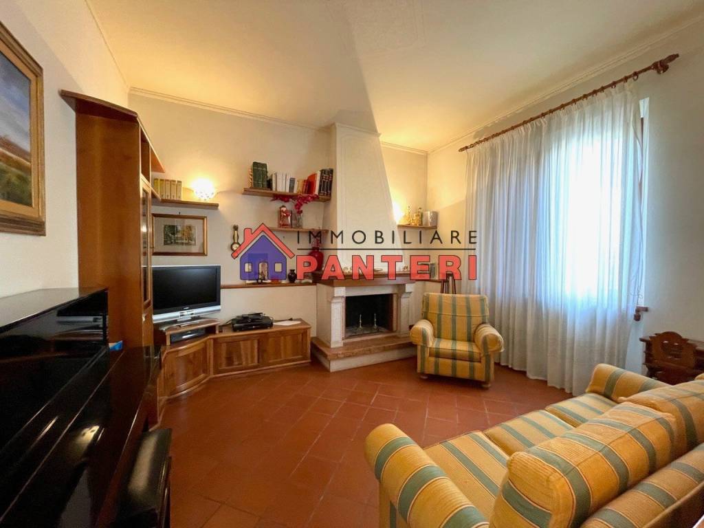 casa indipendente in vendita a Pescia