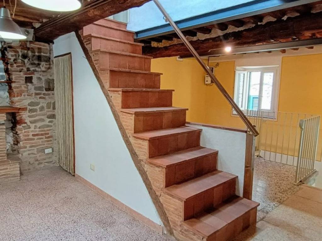 casa indipendente in vendita a Pescia in zona Collodi