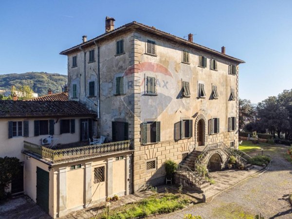 casa indipendente in vendita a Pescia in zona Collodi
