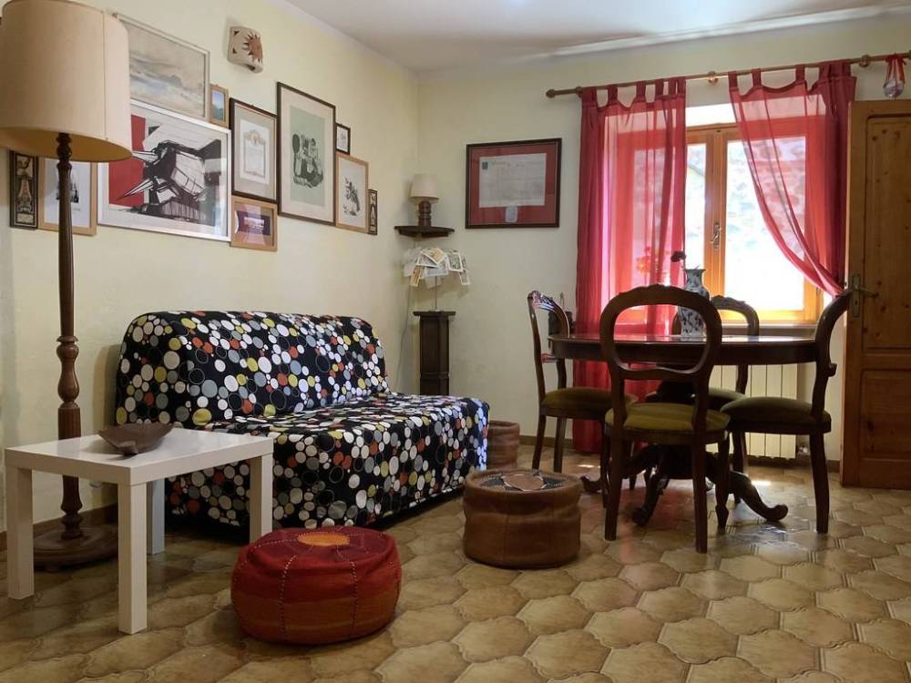 casa indipendente in vendita a Pescia