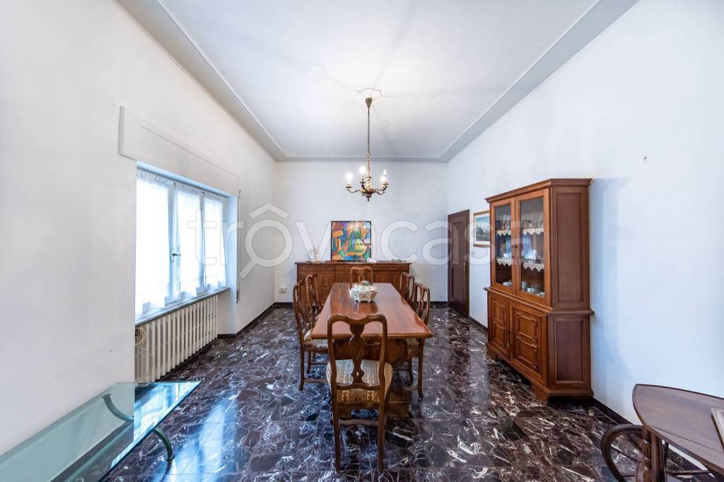 casa indipendente in vendita a Pescia