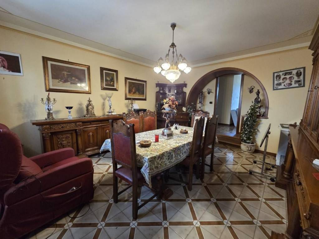 casa indipendente in vendita a Pescia in zona Pescia Morta