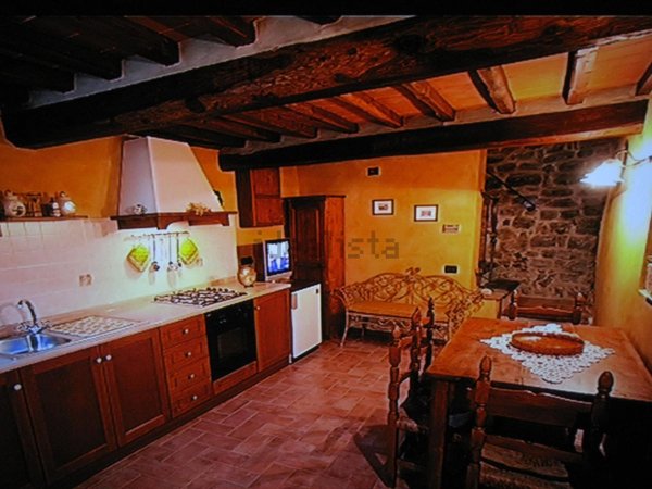 appartamento in vendita a Pescia in zona Pietrabuona