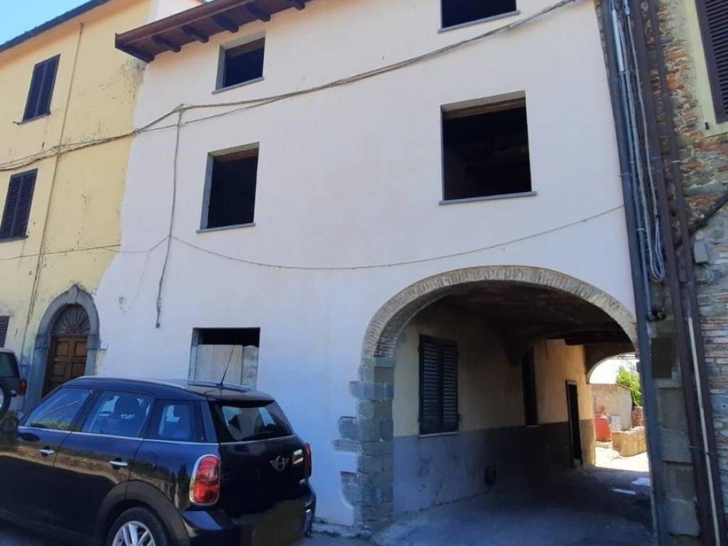 casa indipendente in vendita a Pescia in zona Veneri