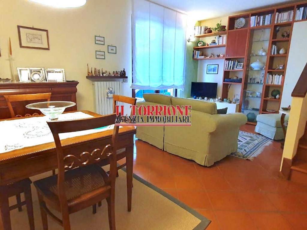 casa indipendente in vendita a Pescia in zona Collodi