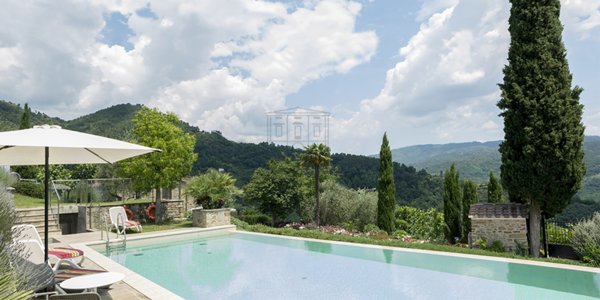 casa indipendente in vendita a Pescia