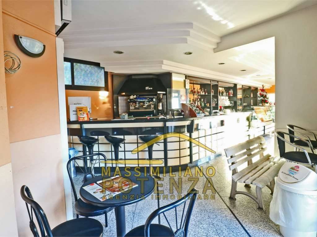 negozio in vendita a Pescia