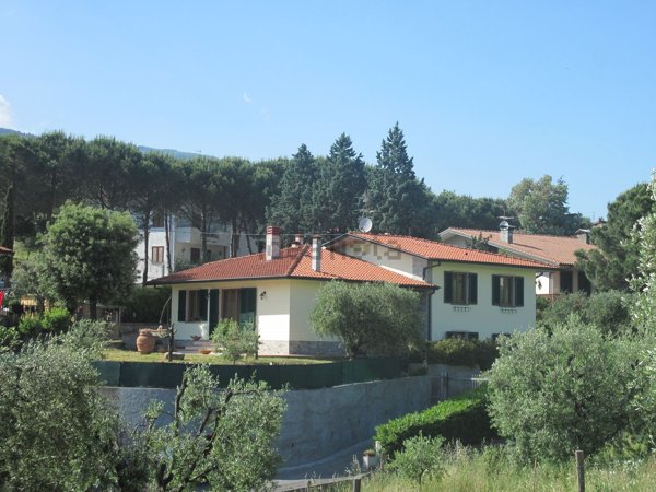 casa indipendente in vendita a Pescia in zona Collodi