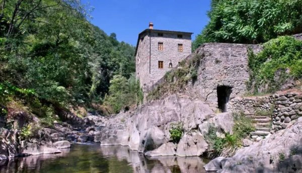 appartamento in vendita a Pescia in zona Vellano