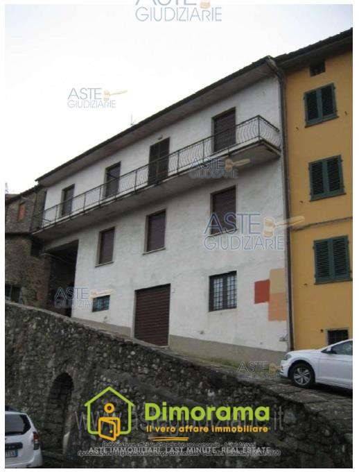 casa indipendente in vendita a Pescia