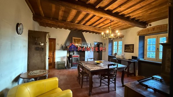 casa indipendente in vendita a Pescia