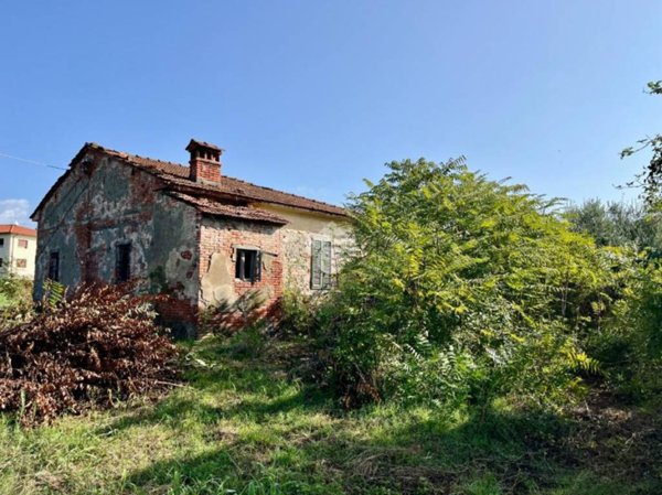 casa indipendente in vendita a Pescia