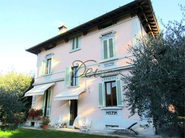 casa indipendente in vendita a Pescia in zona Collodi