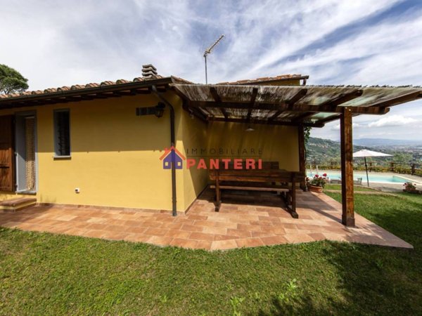 casa indipendente in vendita a Pescia in zona Collodi