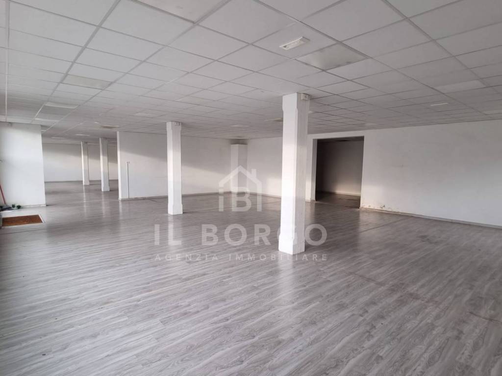 locale commerciale in vendita a Pescia in zona Pescia Morta