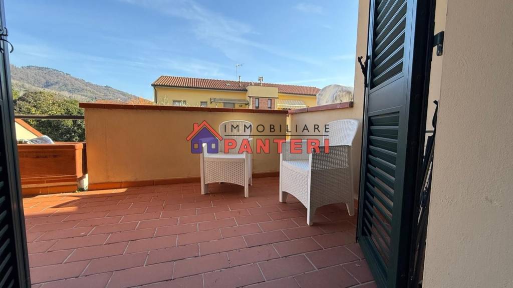 casa indipendente in vendita a Pescia in zona Collodi